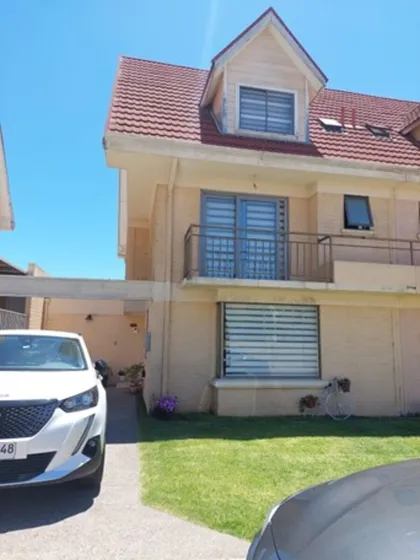 Amplia Casa 4 A 5 Dormitorios En Condominio. Muy Seguro!
