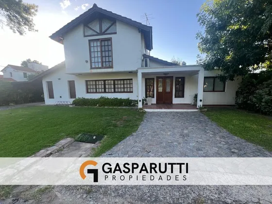 Casa En Alquiler Anual Amoblado En Aranjuez Con Pileta!