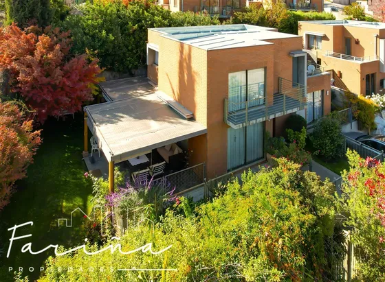 Cómoda Casa En Venta De 3d Y 3b, En Lo Barnechea