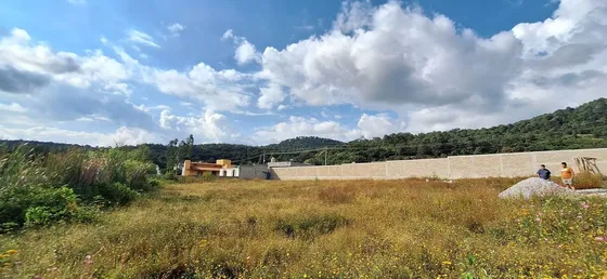 Terreno Bardeado Con Servicios Y Bodega En Venta
