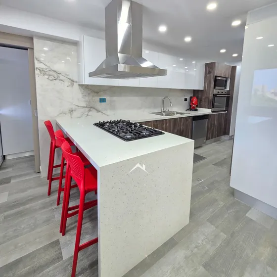 En Venta Apartamento  Moderno Albacora Lecheria 