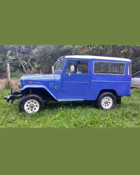 Toyota Land Cruiser 4.2 Fj43