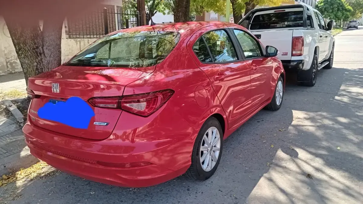 Fiat Cronos 1.3 GSE Drive with CNG525934953392384004