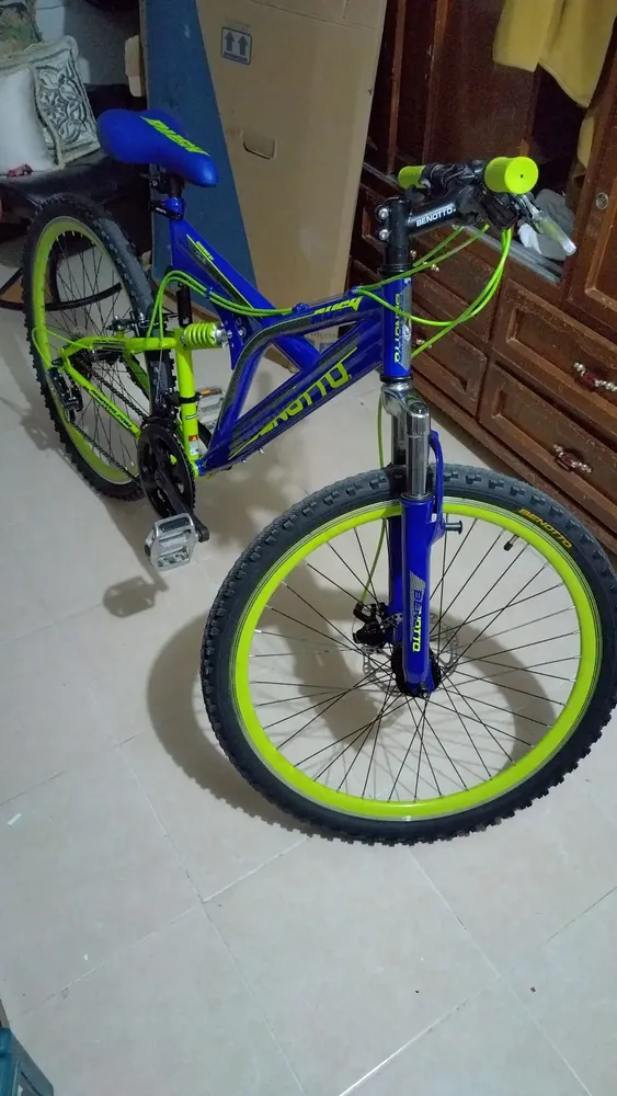 Bicicleta mountain bike masculina Benotto Montaña Rush R26 tamaño