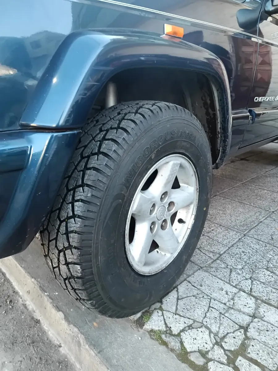 Jeep Cherokee 2.5 Classic5353324617826406411