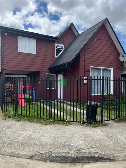 Casa En Venta De 5 Dorm. En Osorno