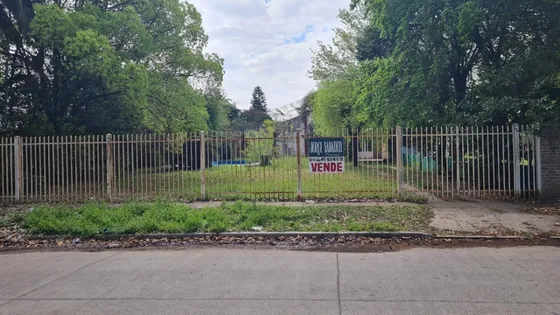 Casa Quinta S/lote De 18 X 45, Con Piscina Y Quincho. Villa Luzuriaga 