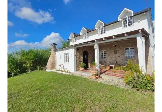 Casa En Venta Tipo Chalet, Cerca De La Utal Pueblo De San Antonio