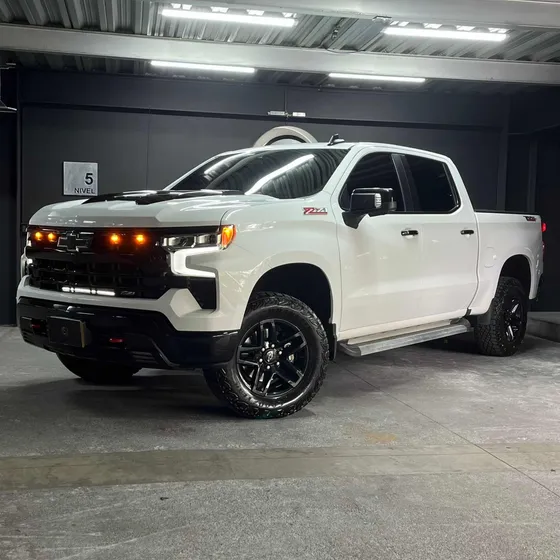 Chevrolet Silverado 5.3 Z71 4x4 At