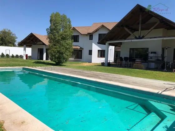 Casa En Venta De 4 Dorm. En Cam. Carampangue -talagante