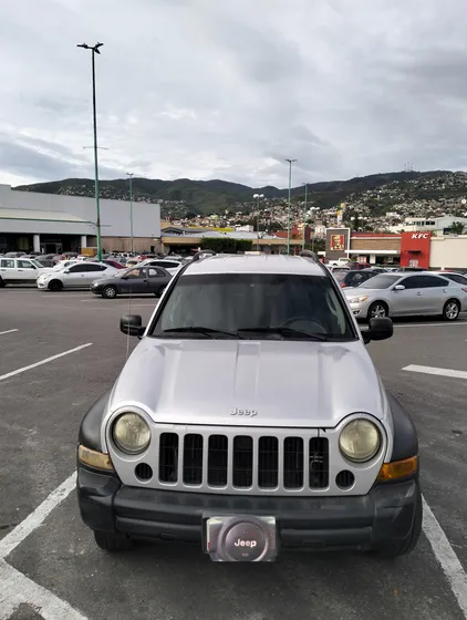 Jeep Liberty Sport 4x2 At