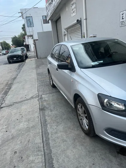 Volkswagen Vento 1.6 Highline Mt