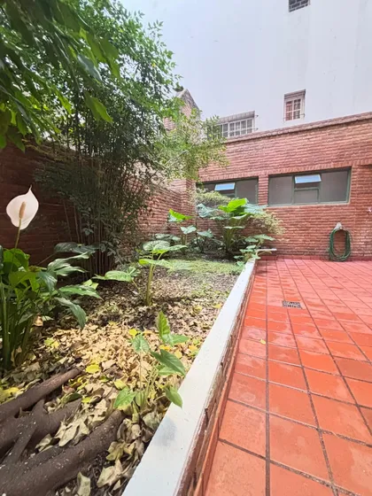 Venta Pb Refaccionado A Nuevo: Dos Jardines Privados Y Ubicación Premium