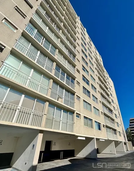 Excelente Departamento Rotonda Atenas - Las Condes