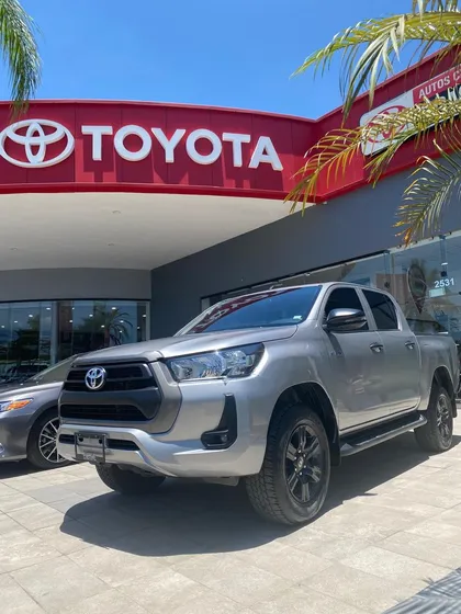 Toyota Hilux 2.7 Cabina Doble Sr Mt