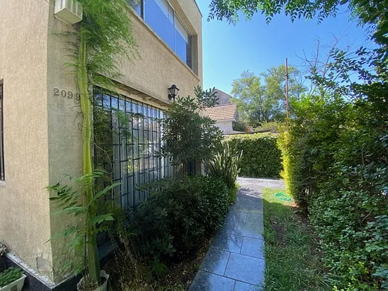 Hermosa Casa En Arreindo En Ñuñoa - Gran Terreno