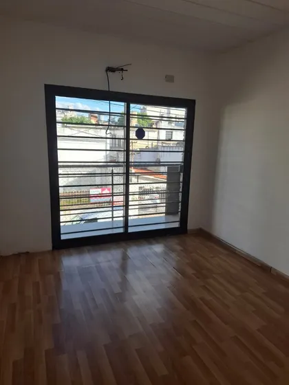 Excelente Departamento En Alquiler 3 Ambientes - Wilde Centro.