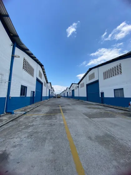 Ns Alquila Galpón Industrial De 700 M2 , En Complejo Privado, Ubicado En Cagua Edo. Aragua