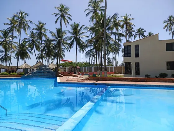 Century 21 Mónaco Tucacas, Alquila Bello Apartamento, Full Equipado Frente Al Mar