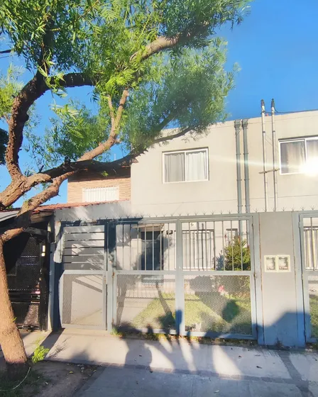 Venta Dúplex 3 Ambientes Castelar Norte Con Jardín Y Cochera