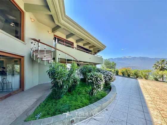Casa En Venta De 7 Dorm. En Vitacura