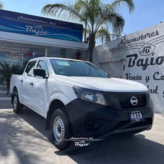 Nissan Np300 Doble Cabina 2.5 S Aa Mt