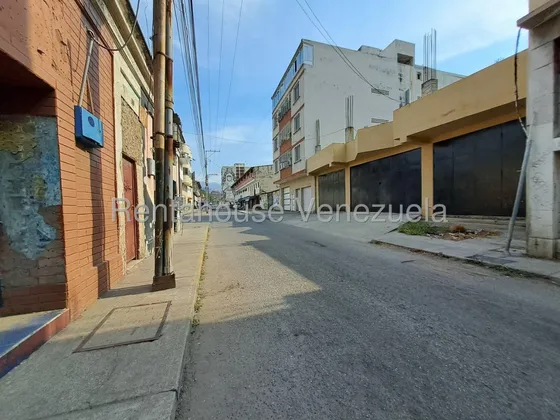 Local En Alquiler A Pie De Calle En Avenida Miranda Maracay. Ljsa 25-17994