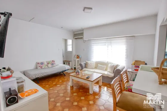 Casa Ph Tres Ambientes, Reciclada Hace Poco Años - Martínez, Cerca De La Plaza.