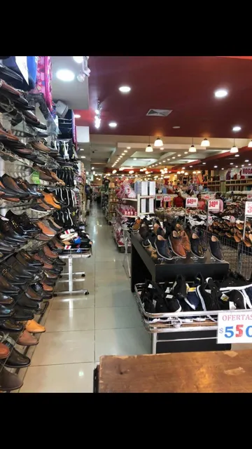 Edificio Comercial En Av. Duarte Villa Francisca Entre Plaza Lama Y La 27 Febrero 
