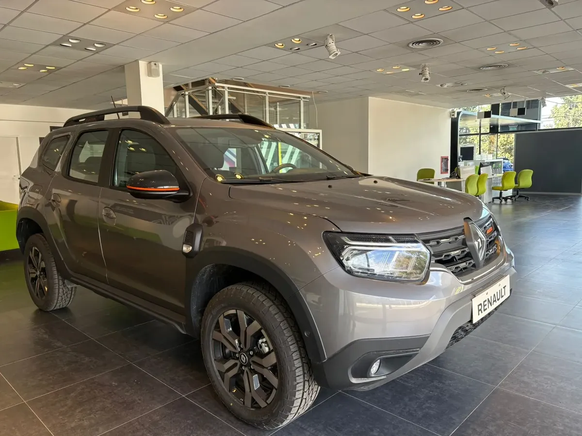 Renault Duster Iconic 1.3T CVT5655937103285657610