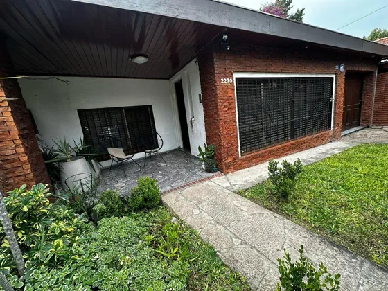 Casa En Venta En Ciudad Jardin Con Patio Cochera 