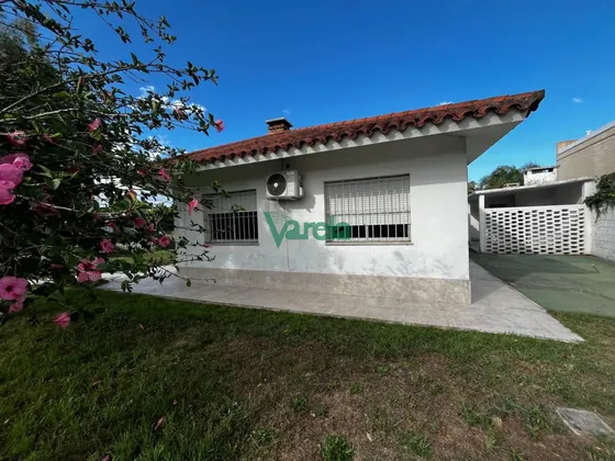    Reservada  Casa Venta Solymar Sur, A Metros Rambla, 2 Dormitorios, Estufa Leña,y Mas ,