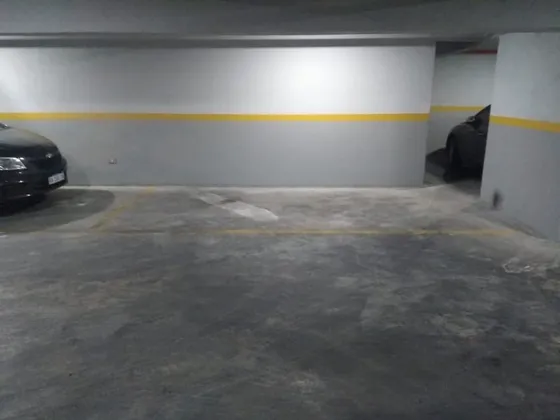 Venta Cochera A Metros De Parque Centenario