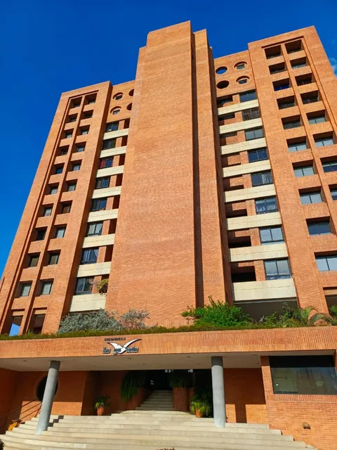 Se Vende Moderno, Exclusivo Y Espacioso Apartamento En El Edificio La Gaviota, Calle Arismendi, Lechería