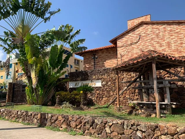 Bello Townhouse Actualizado. Sabanamar. Costa Azul