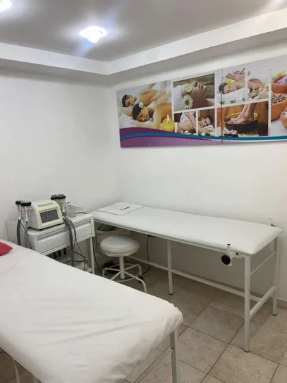 Venta De Fondo De Comercio Estética En La Av Bolívar Valencia D28-17