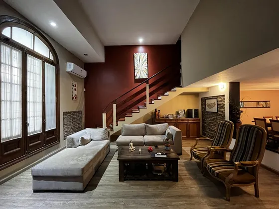 Casa En Venta 3 Dormitorios Y Terraza En Rosario - Pichincha