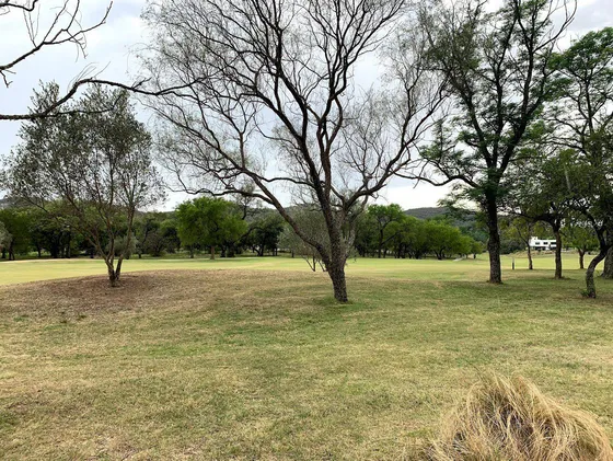 Venta De Terreno En Potrerillo De Larreta. Fondo Golf Y Norte. 2465 M2
