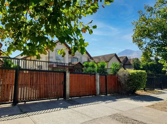 Se Vende Casa En Huechuraba, Guanaco Norte