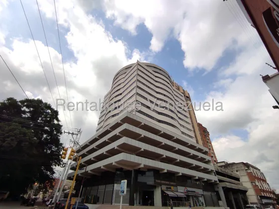 Se Alquila Local Comercial Oficina En Torre Santa Fe Calicanto Excelente Ubicacion Alto Trafico Todos Los Servicios Estef 25-23161
