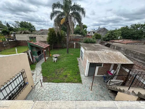 Venta Casa 3 Ambientes Mariano Acosta Y Local