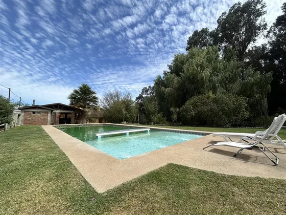 Se Vende Hermosa Casa En Sector Residencial En Quilpué