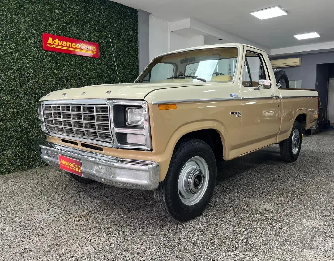 Ford F-100 Deluxe