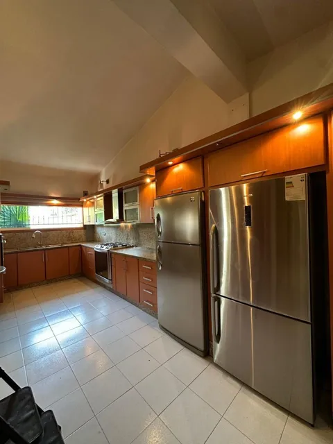 Casa En Venta Urb Trigal Norte Calle Cerrada                     Jc-lp
