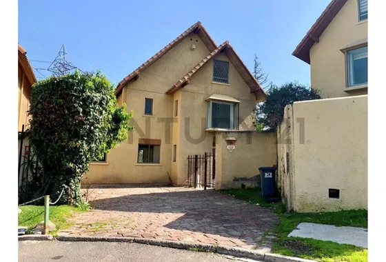 Casa Remodelada Venta Huechuraba 4d/3b