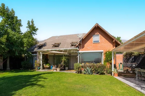 Espectacular Casa En Venta De 6 D En Peñalolén - Las Pircas 