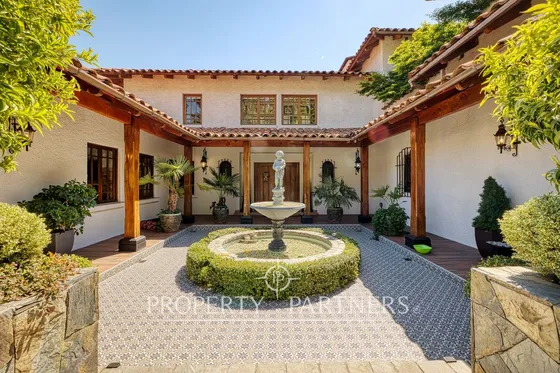Casa Colonial En Los Trapenses, A Pasos Del Colegi...