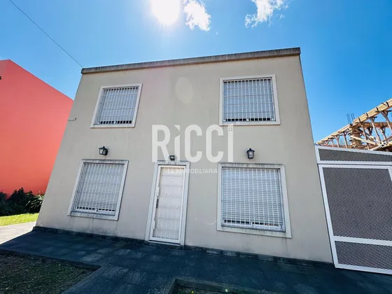 Casa 6 Ambientes En Venta   Berazategui