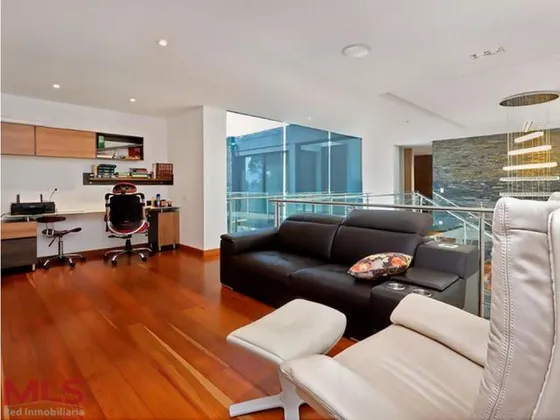 Imponente Y Moderna Casa En La Calera(mls#225865)