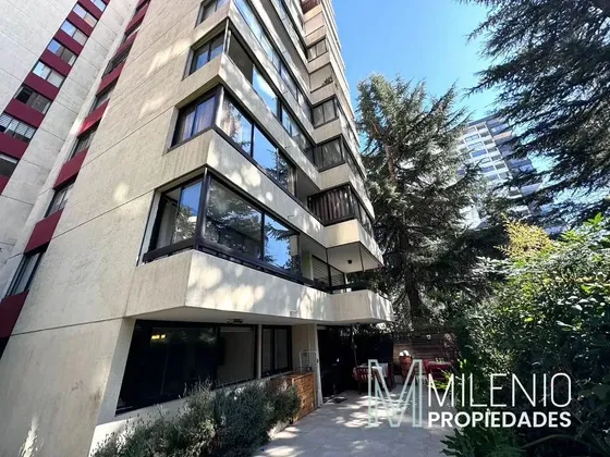 Amplio Departamento Excelente Ubicación, Gran Jardín
